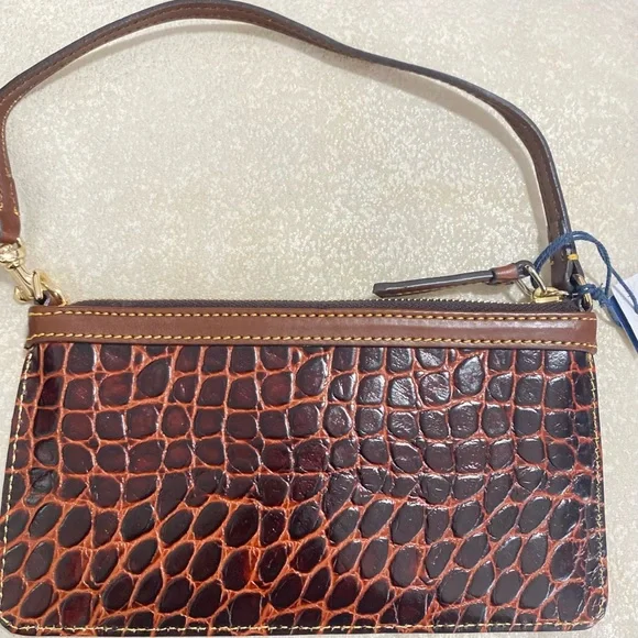 Rare Dooney & Bourke wristlet NWT - Picture 5 of 5